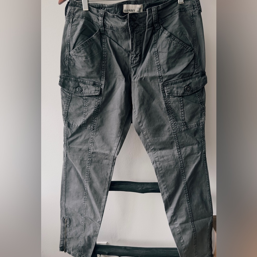 Old Navy Women’s Gray Cargo Pants with Button Flap Pockets